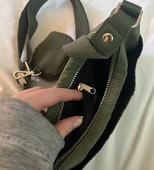 Wild Fable Excellent Condition Target Crossbody Bag with Pouch - Image 5