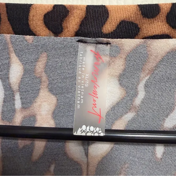 Free People Movement Printed Leopard Right On Run Layer Top Size XL NWOT - Image 5