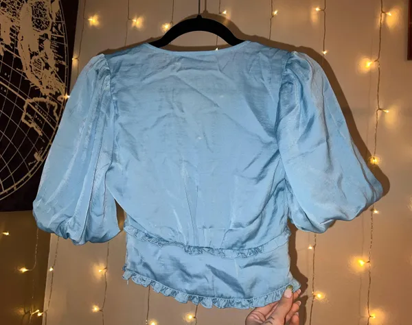 Urban Revivo V Neck Puff Sleeve Top - Image 3