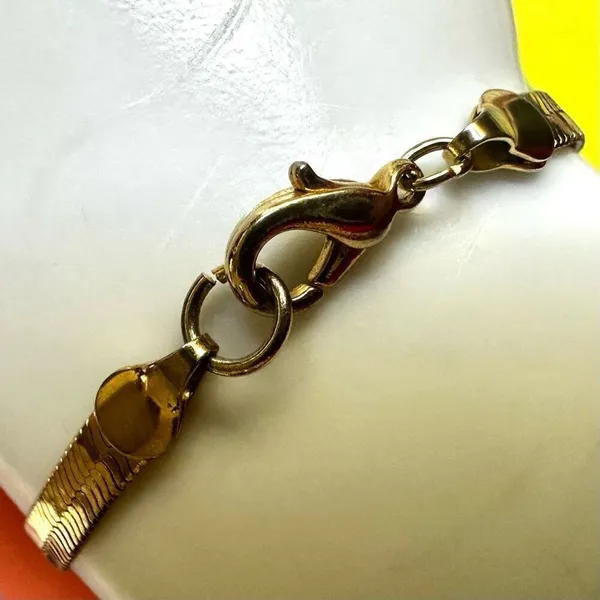 Gold tone flat herringbone bracelet - Image 6