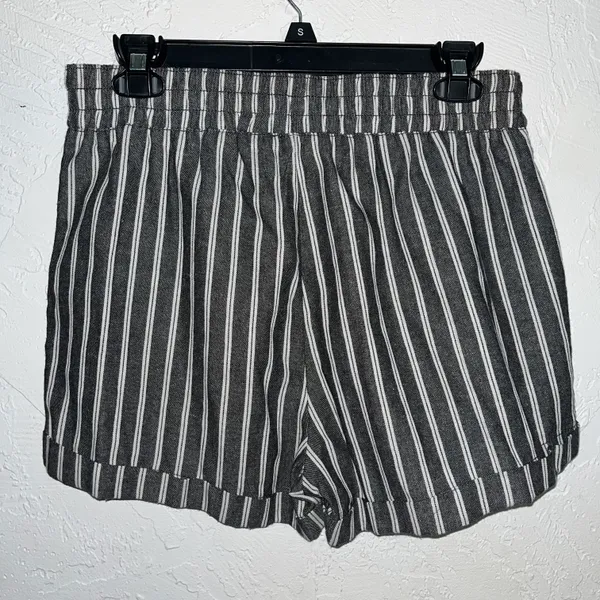 Ci Sono Gray and White Striped Linen Shorts - Image 2