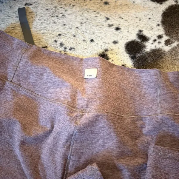 VUORI Mid Rise‎ Elevation Slim Bootcut pant in Hazel Heather Size Large - Image 6