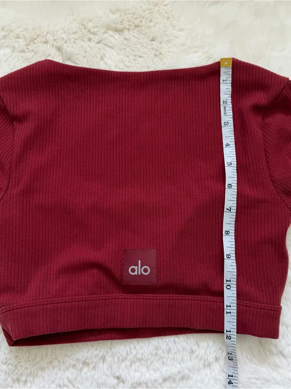 ALO Yoga Ribbed Button-Front Crop Top XS - Burgundy - Image 2