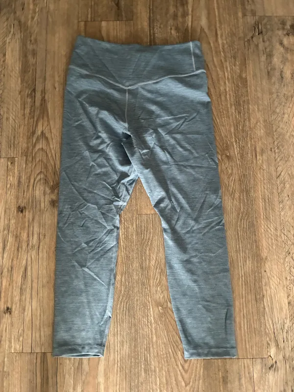 Nike Performance Capri Leggings - Image 3
