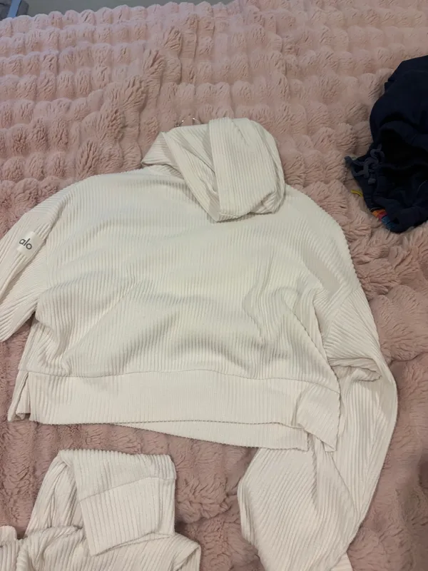 Alo matching sweat set - Image 7
