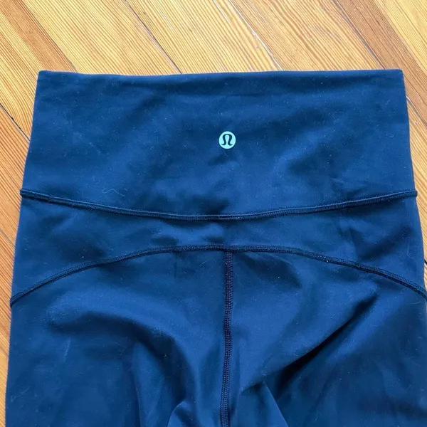 Lululemon In Movement 7/8 Tight 25” Everlux in Black Size 4 - Image 6