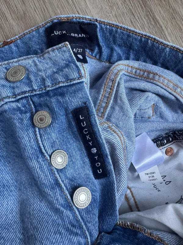 Women’s Lucky Brand Jeans - Image 6