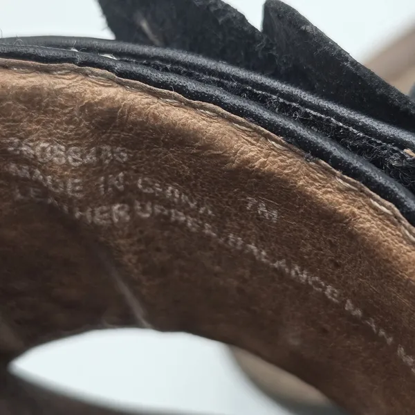 Clarks Artisan Shoes Womens 7M Latin Samba Black Leather Flower Thong Sandals - Image 3