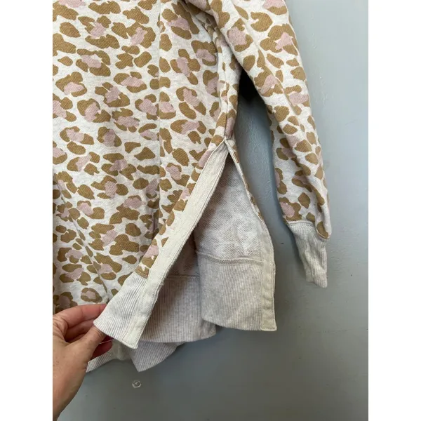 Aerie Pink leopard print‎ Sweatshirt size M - Image 6