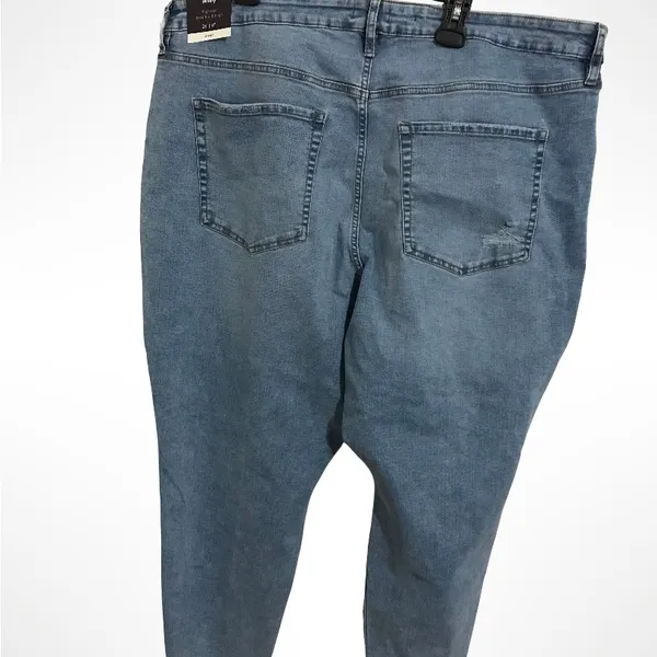 M16 NWT Ava & Viv Classic Blue Denim Jeans - Image 4