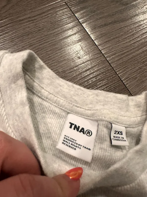 Aritzia TNA gray ribbed tshirt  - Image 3