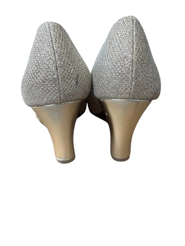 Simply Pelle Wendie women's gold glitter peep toe wedge pump shoe size 8 1/2M - Image 6
