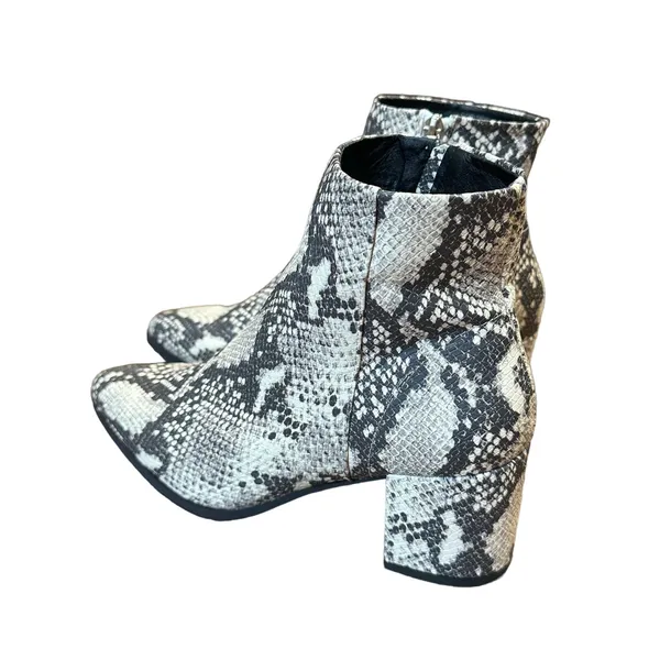 Madden Girl Dafnii Snake Print Ankle Boots 7.5M Pointed Toe Block Heel Side Zip - Image 3