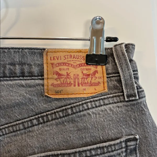 Levi's 501 Jeans Women 28x30 Grey Denim Original Fit Button Fly Stretch 5 Pocket - Image 3