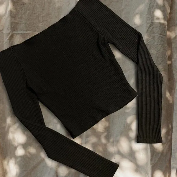 Vintage Brandy Melville Ribbed Off the Shoulder Long Sleeve - Image 2