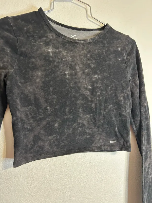 Hollister Cropped Baby Tee Long Sleeve - Image 3