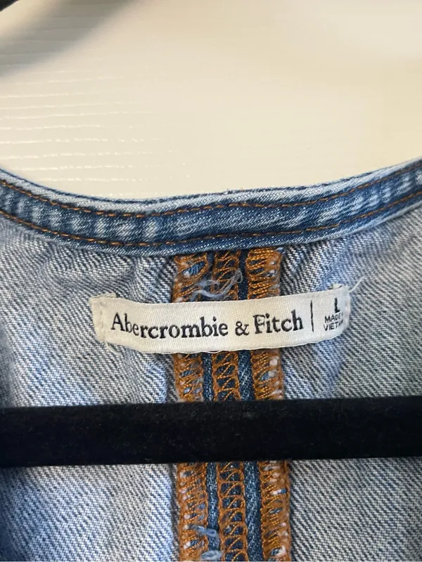 Women’s Abercrombie & Fitch Medium Wash Button-Front Denim Vest Blue Size L - Image 5