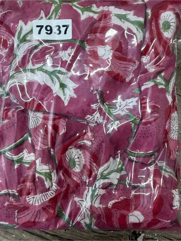STARK X tiered maxi dress features a vibrant magenta/pink block-print medium - Image 7