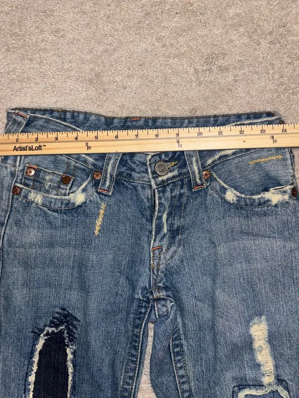 Women’s Y2K True Religion Jeans is size 27 - Image 4