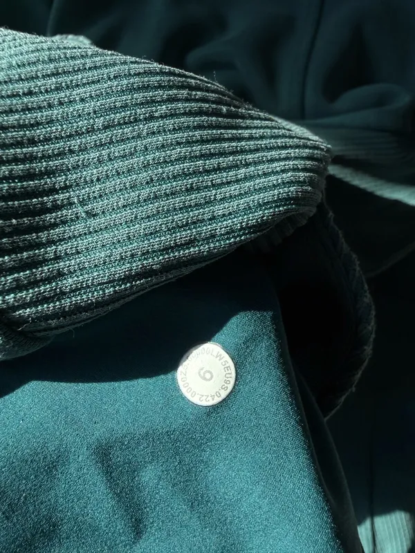 Lululemon joggers - Image 4