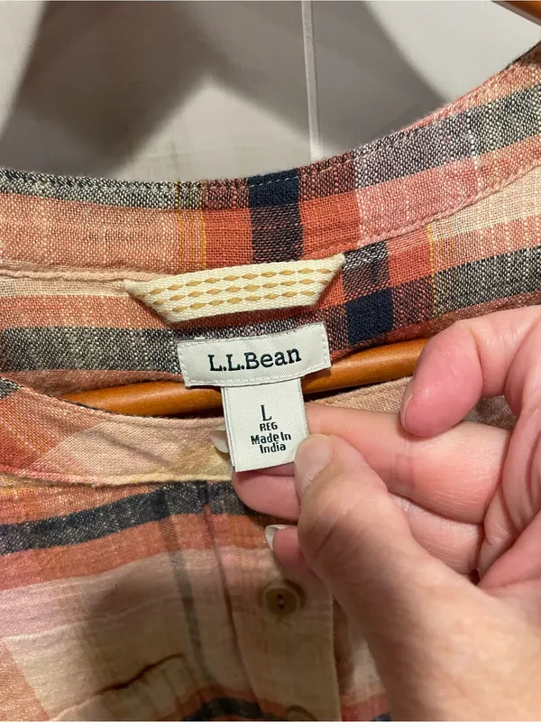 Cute cotton L.L. Bean breezy plaid henley pocket blouse classic distressed - Image 2