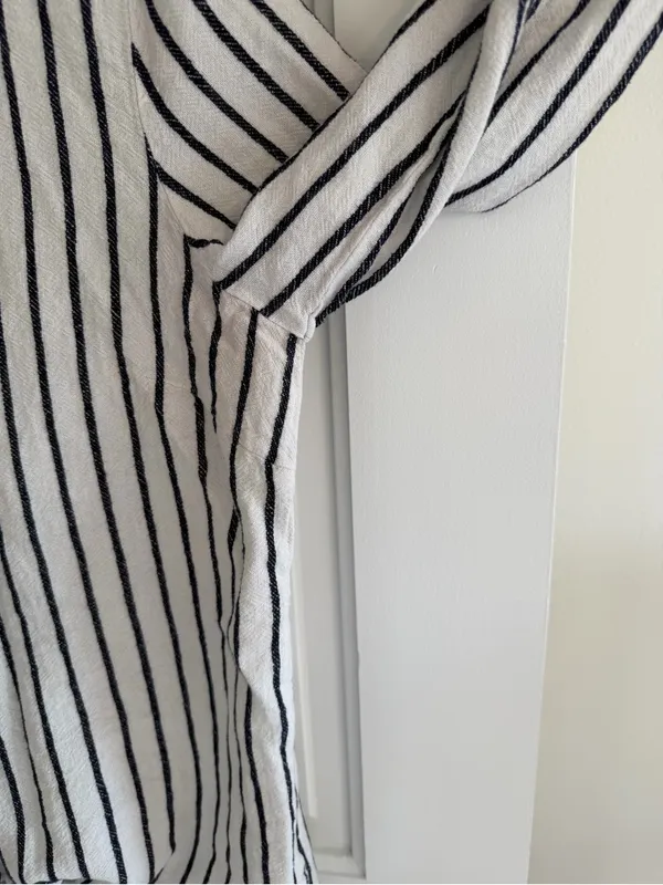 Ellen Tracy Linen Blend Striped Tie Front Bell Sleeve‎ Top Medium - Image 5