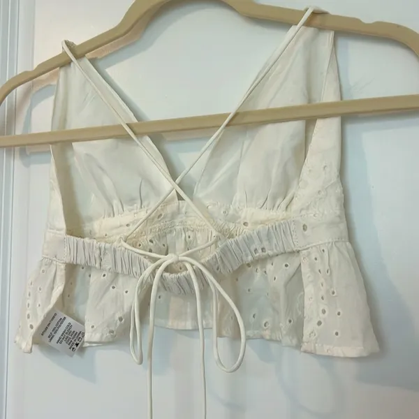 Coastal Chic White Eyelet Peplum Crop Top Open Back Romantic Summer Small - Image 8