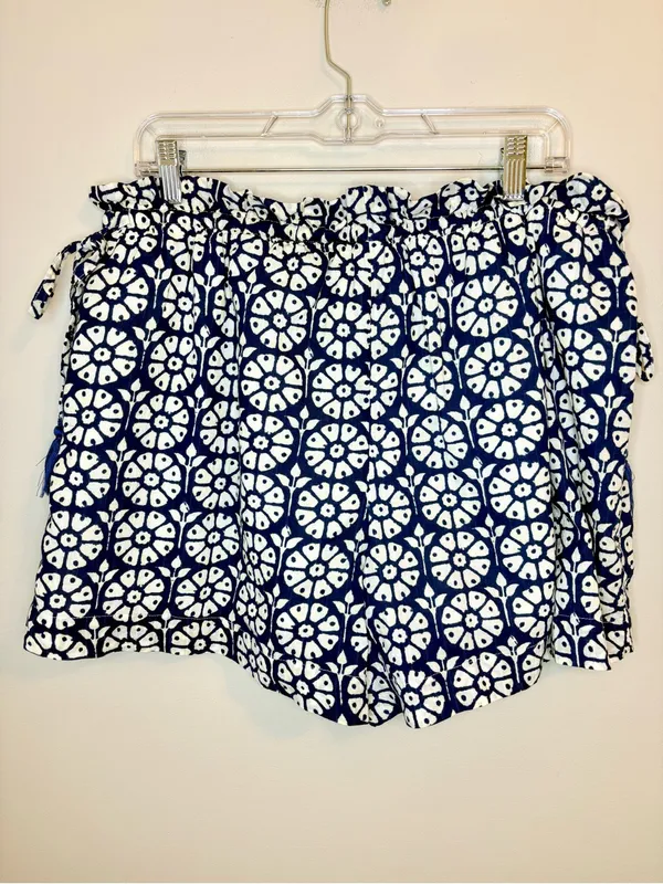 Roller Rabbit x Target L Daisy Floral Navy Side Tie Cotton Shorts - Image 3