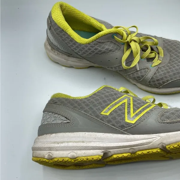 New Balance Grey & Yellow Running Shoes Sneakers Womens 10 Athletic Neutral - Image 3
