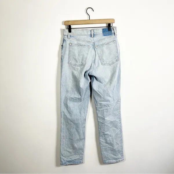 Abercrombie and Fitch 90’s Straight Low Rise Light Wash Blue Jeans 27/4 Regular - Image 4