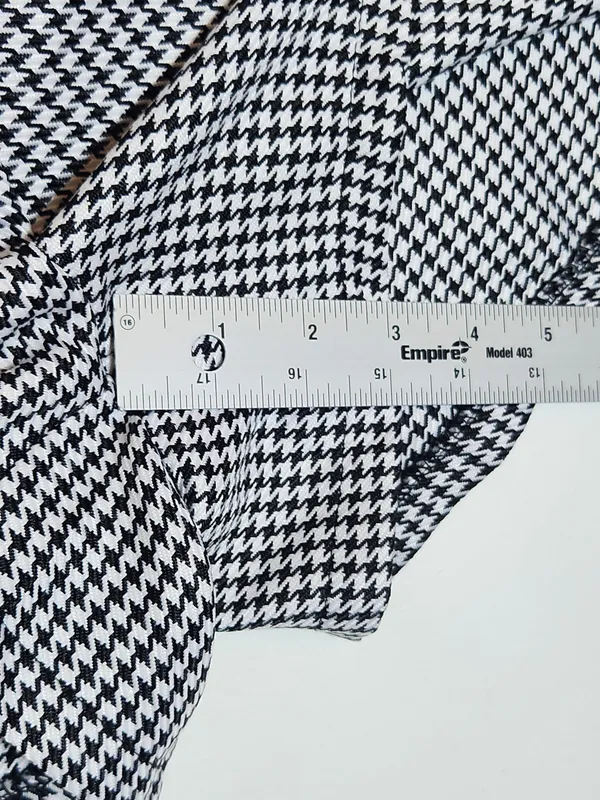 TCEC Black and White Houndstooth High Waist Shorts Size Medium - Image 7