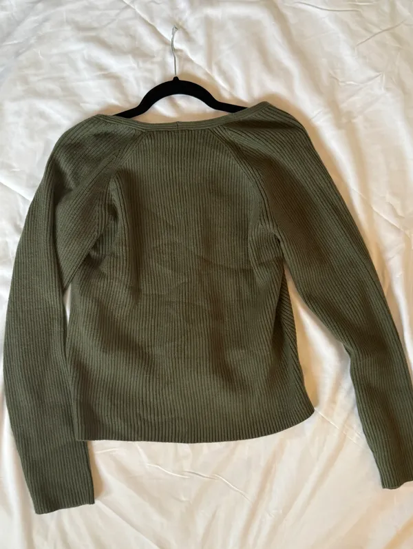 Abercrombie Green Ribbed V-neck Sweater - Image 4