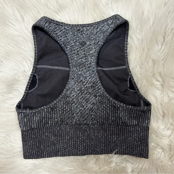 Lululemon Ebb to‎ Train Bra Grey Black Digital Camo High Neck Racerback Size 6 - Image 2
