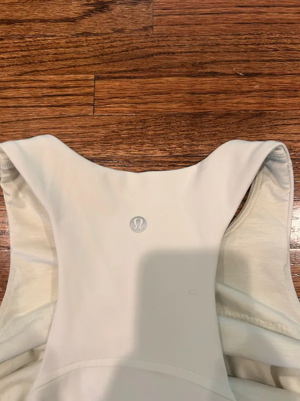 Lulu Top Size 4 - Image 3