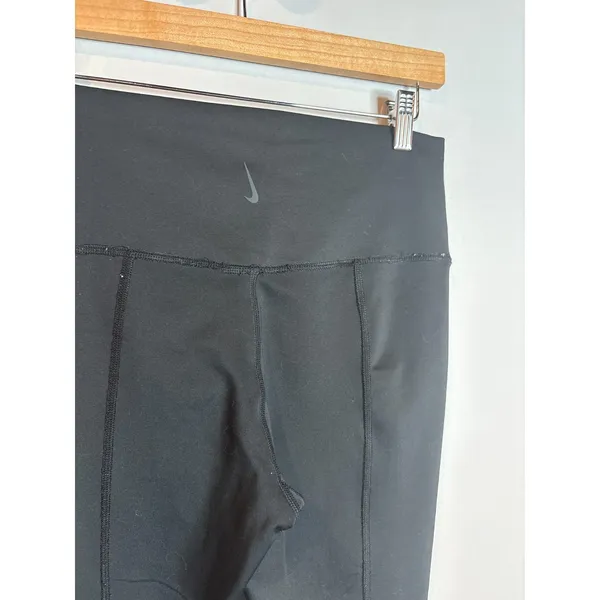Nike Dri-Fit black cropped leggings - Image 4