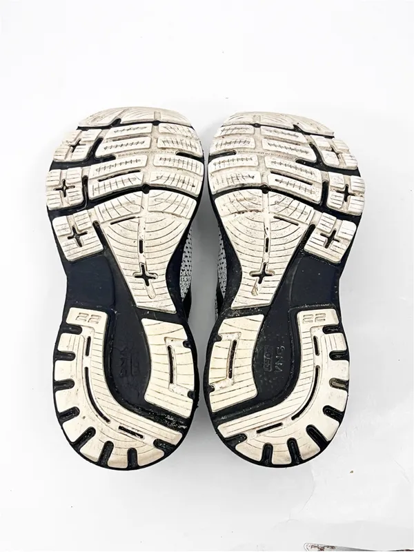 BROOKS Adrenaline GTS 22 Gray Women’s 11 Lace Up Running Shoes - Image 2