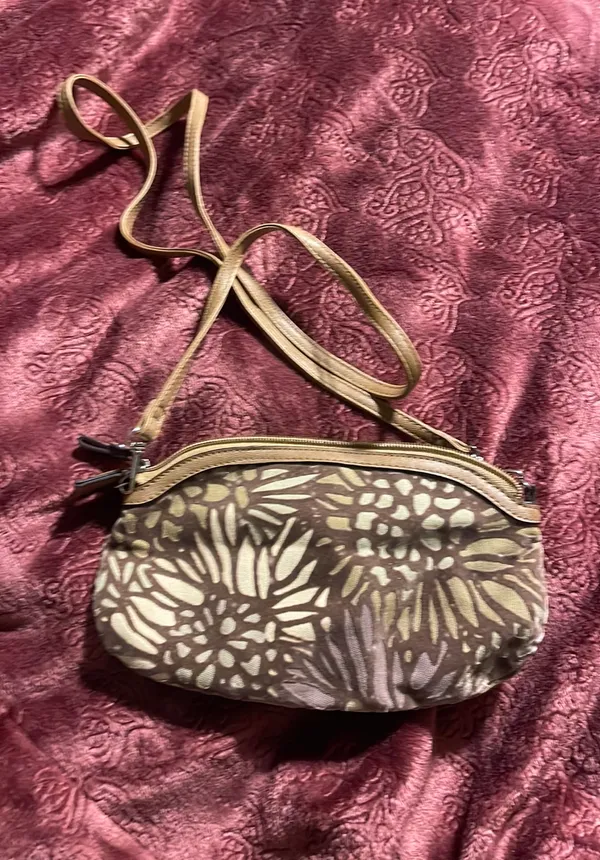 Relic Brand Collection purse, Crossbody, or regular - Image 3