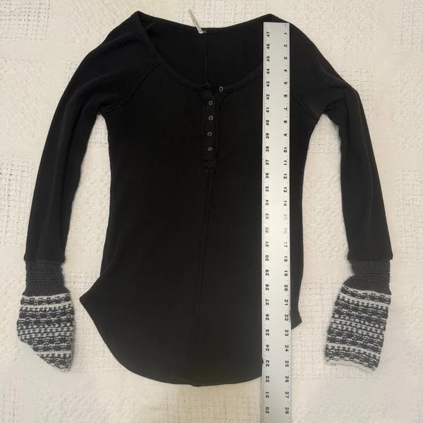 Free People medium Ski Lodge Henley thermal top TLS1 3280 - Image 5
