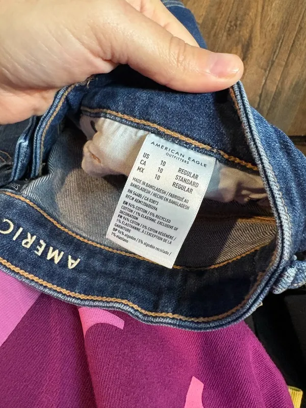 American Eagle dark wash Mom Jeans - Image 5