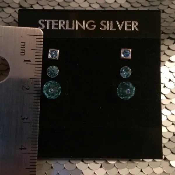 Swarovski Genuine Crystal stud earrings - Image 2