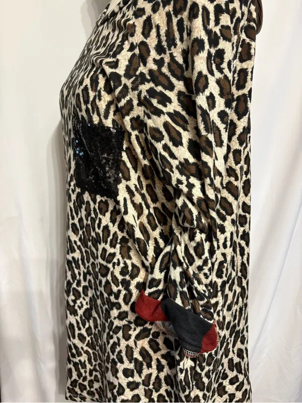 Sunshine and Rodeos Leopard Print Women's Top with Black Sequin Pocket. NWT SZ L - Image 2