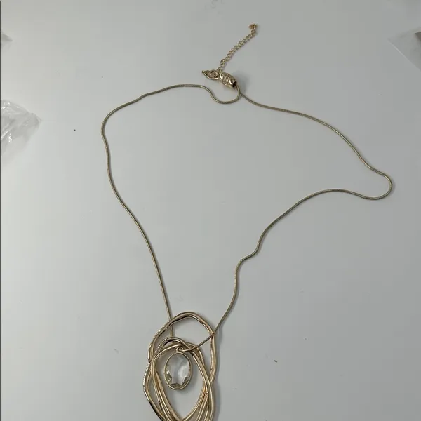 Elegant Gold Pendant Necklace - Image 11