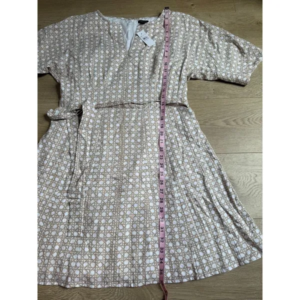 NWT Ann Taylor linen blend‎ dress geometric print belted waist v-neck size 6 - Image 6