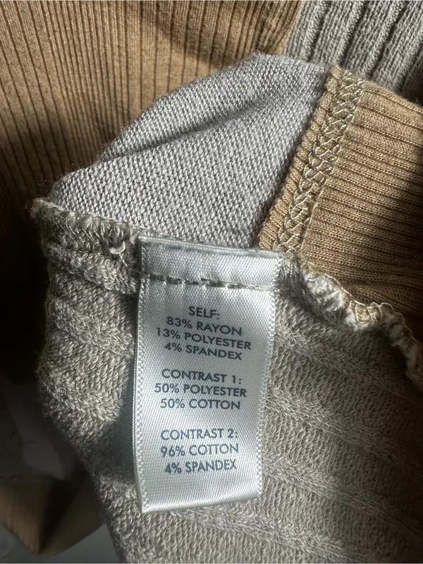S245. BKE Two-Tone Tan and Cream Patchwork Ribbed V-Neck Sweater-large - Image 3