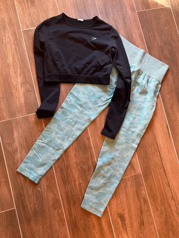 Gymshark Everyday Seamless Long Sleeve Crop Top Black S Estimated - Image 4