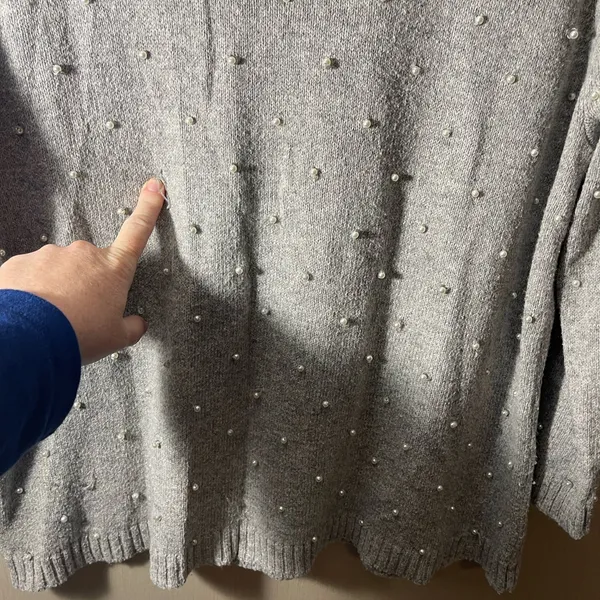 Christina xl Gray Sweater with Pearl Accents READ - Image 3