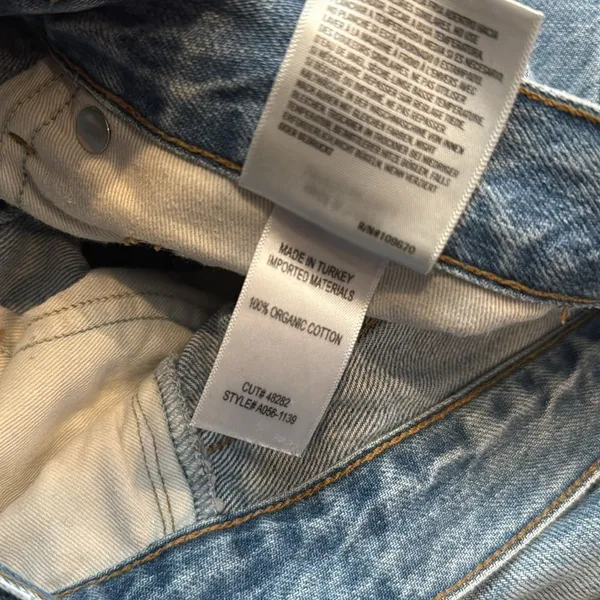 Agolde Riley High Rise Straight Crop jeans denim in Blur 26 - Image 7