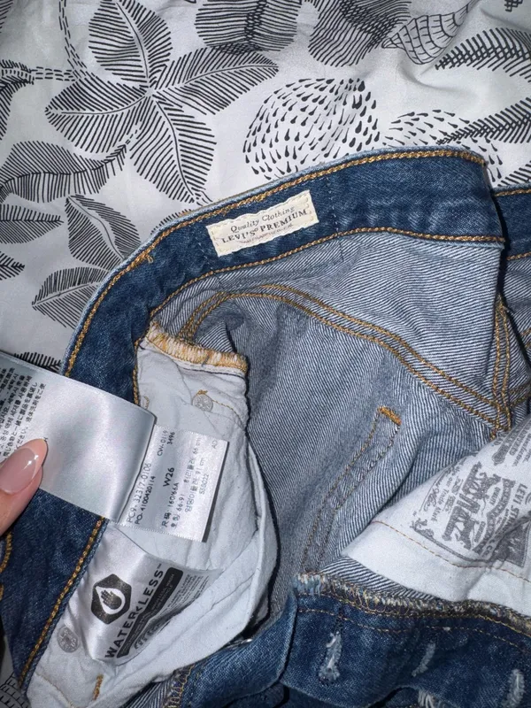 Levi’s Premium 501 Distressed Denim Shorts – W26 - Image 3