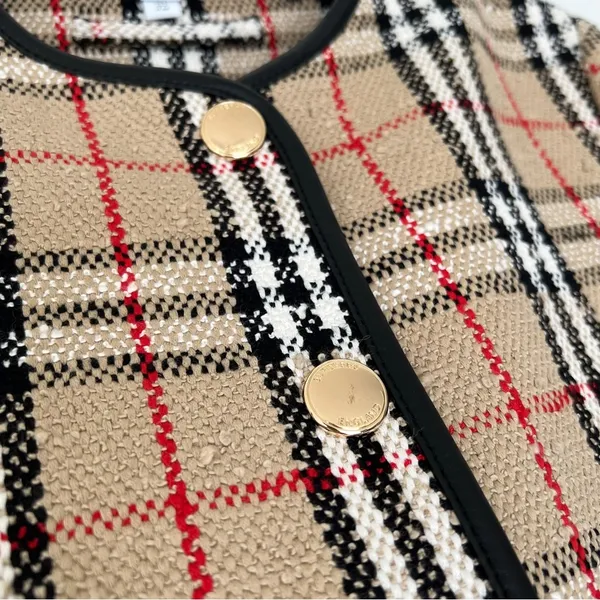 NWOT Burberry Beige Vintage Check Plaid Collarless Jacket Blazer in Tan Plaid - Image 9