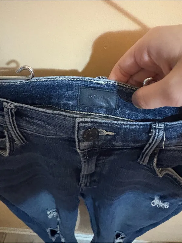 Mother Mid-Rise Dazzler Ankle Fray Jeans in Weekend Warrior - Image 4
